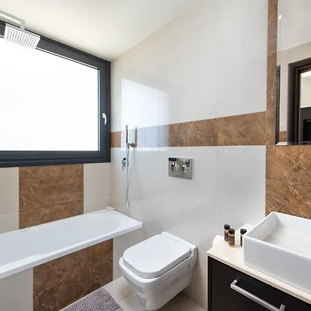 Breeze 1 Villa